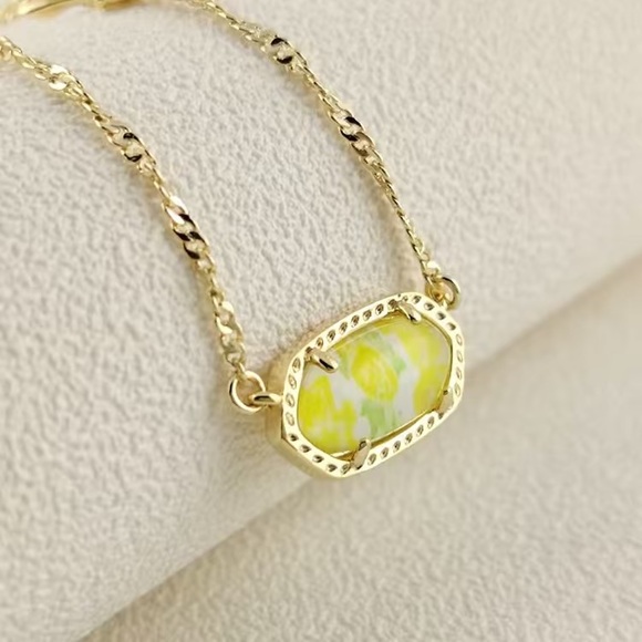 Kendra Scott LoveShackFancy Bow Gold Elisa Necklace - Picture 4 of 4